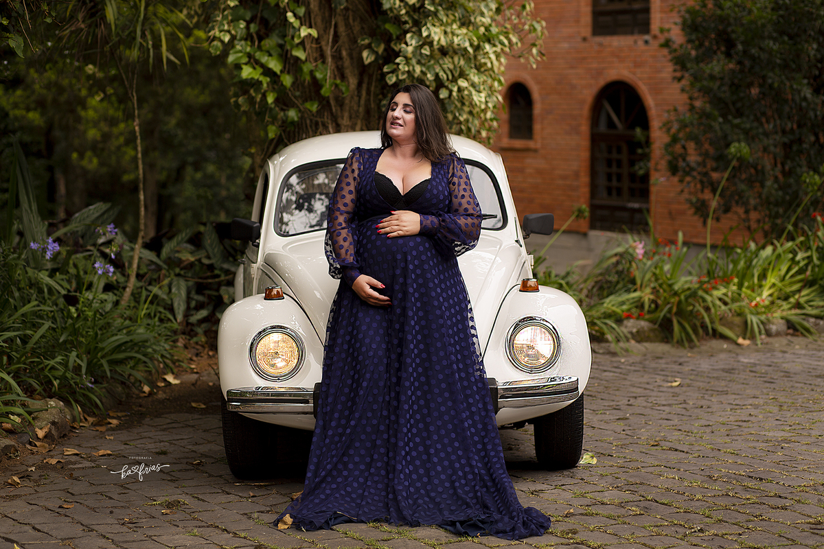 no ensaio de gestante levamos o fusca do pai como acessorio