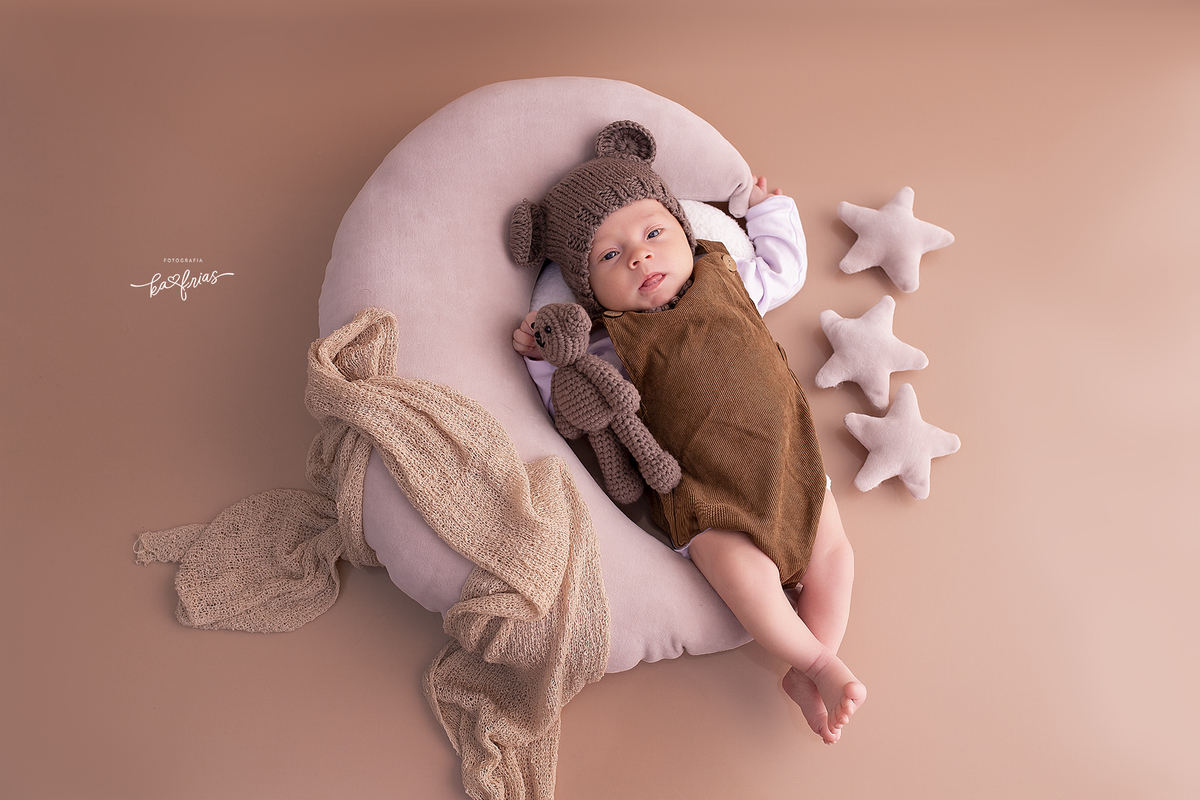 o bebe olha para a fotografa de caxias do sul, ka frias