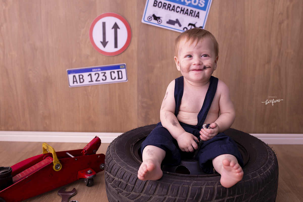 o menino sorri para a fotografa de caxias do sul, ka frias