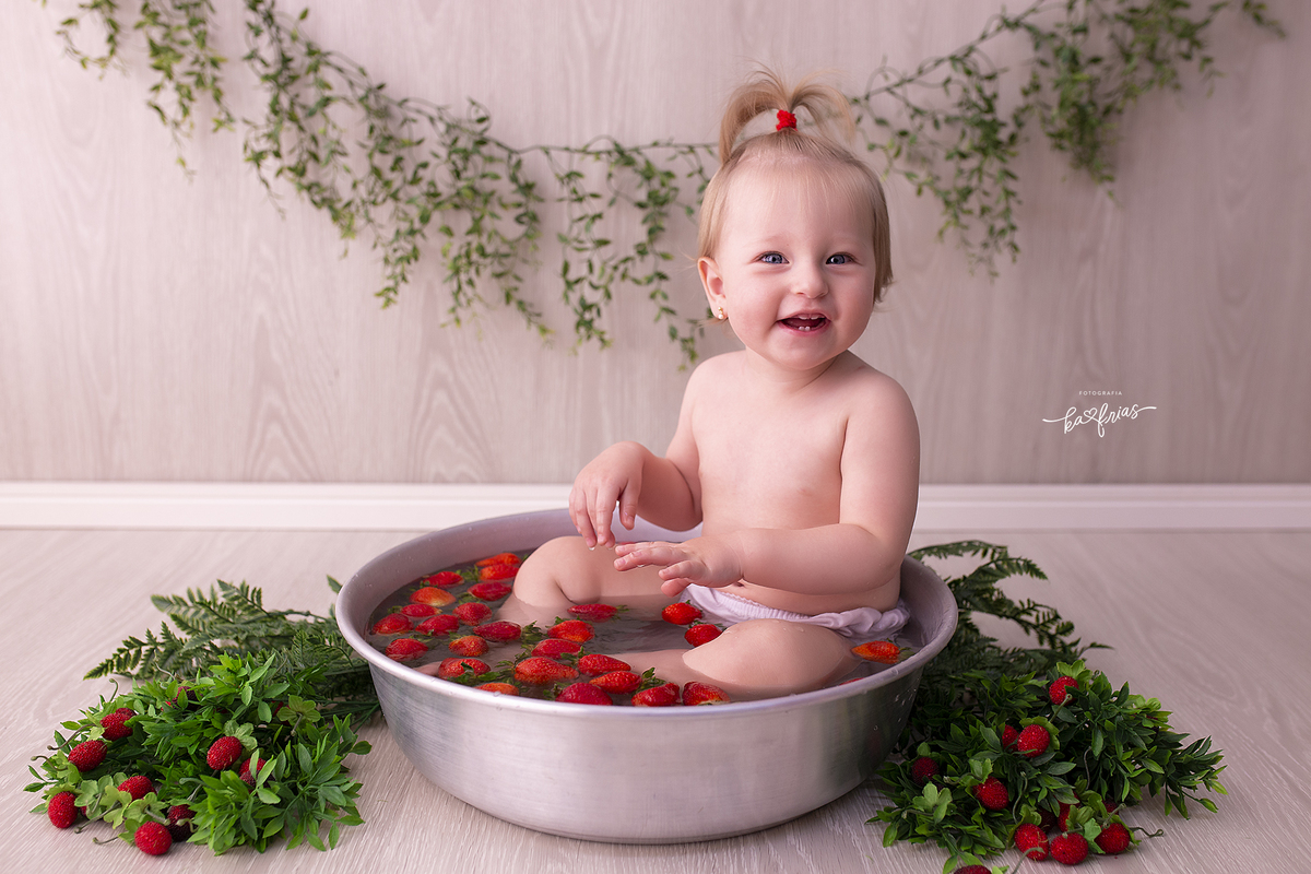 no acompanhamento mensal fizemos o ensaio com morangos