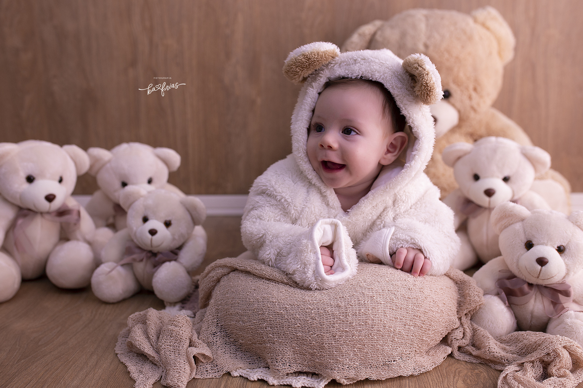 o menino sorri para a fotografa de bebes de caxias do sul, ka frias