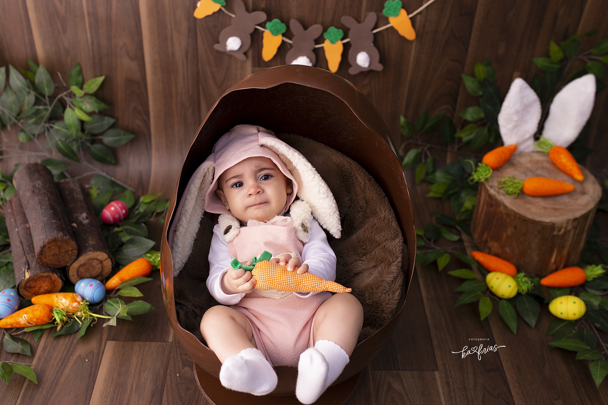 a menina olha para a fotografa de caxias do sul, ka frias