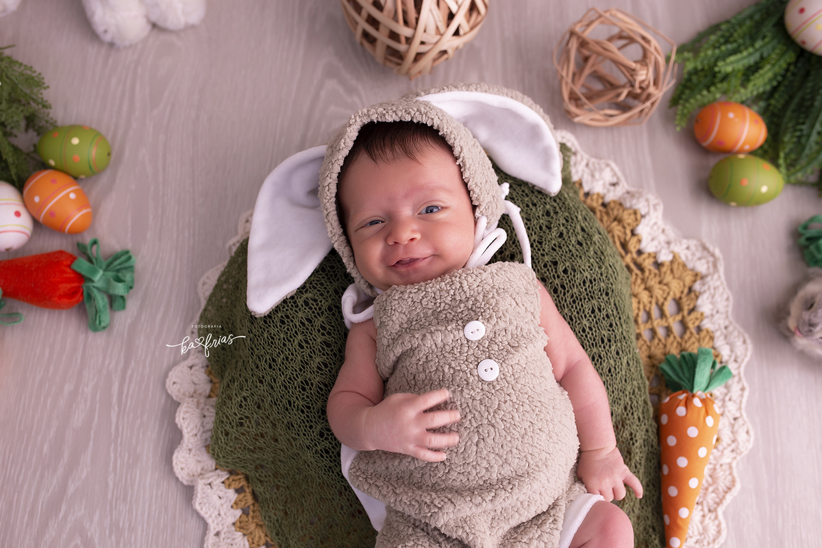 o bebe olha para a fotografa de caxias do sul, ka frias