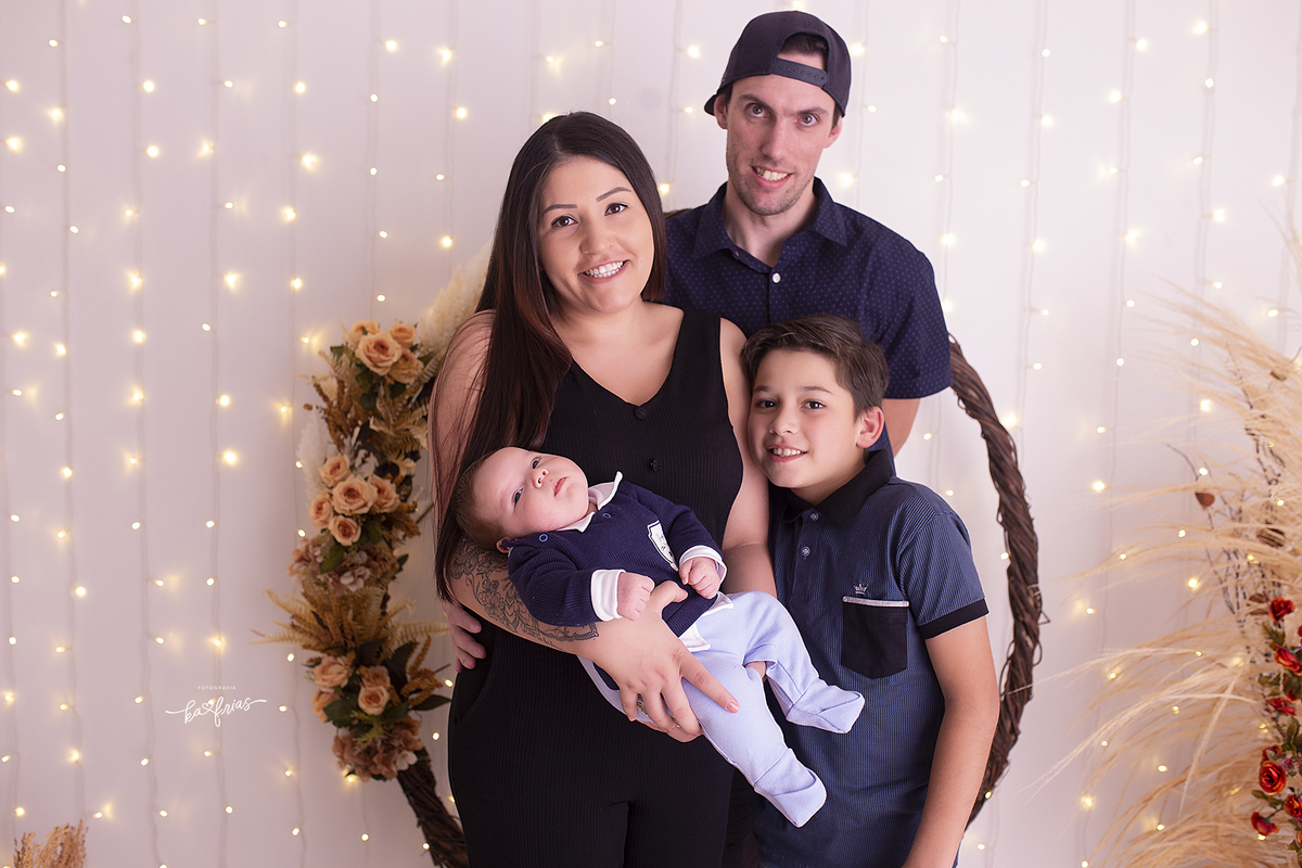 a familia participa do ensaio de dia das maes 2022