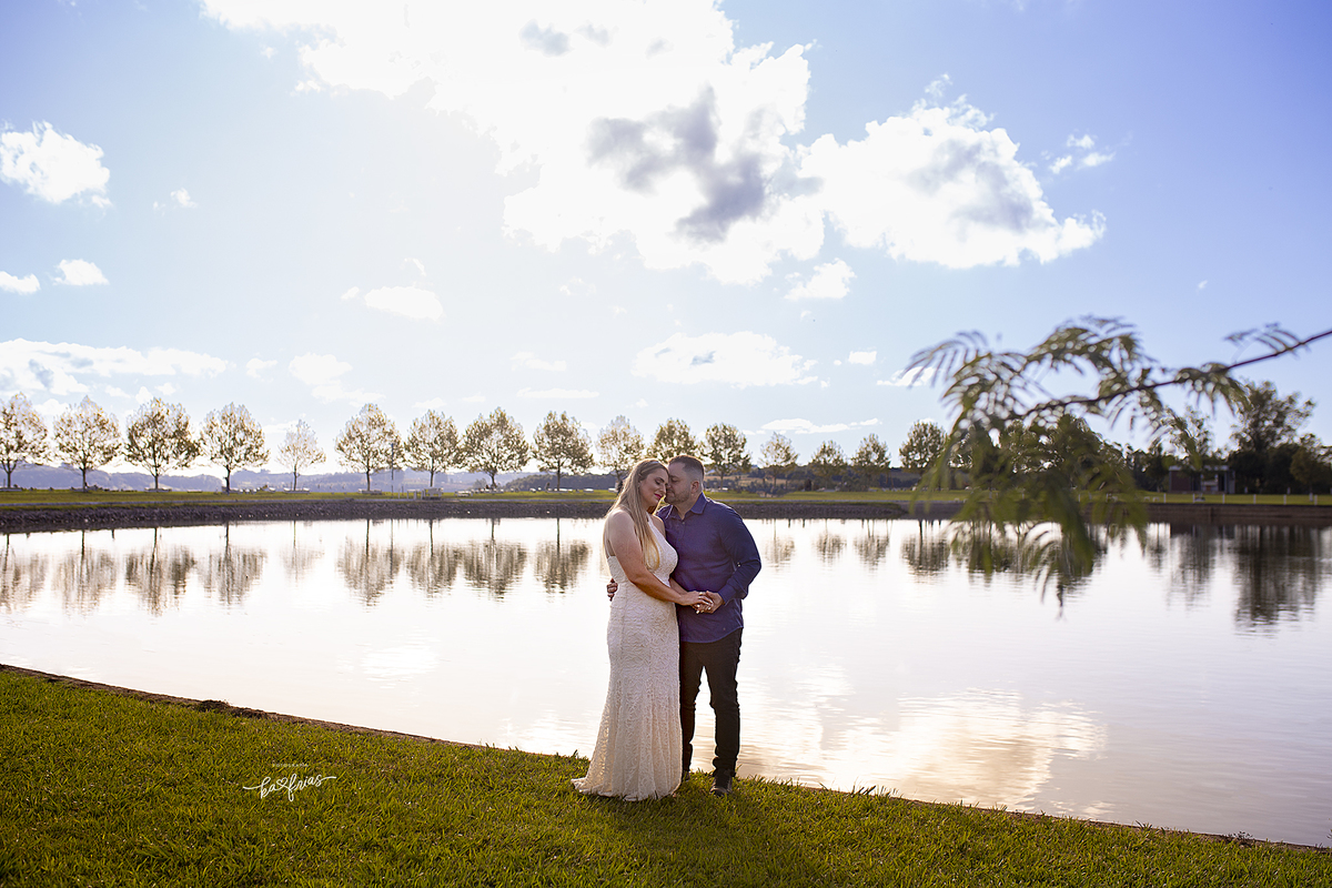 o casal posa para a fotografa de caxias do sul, ka frias