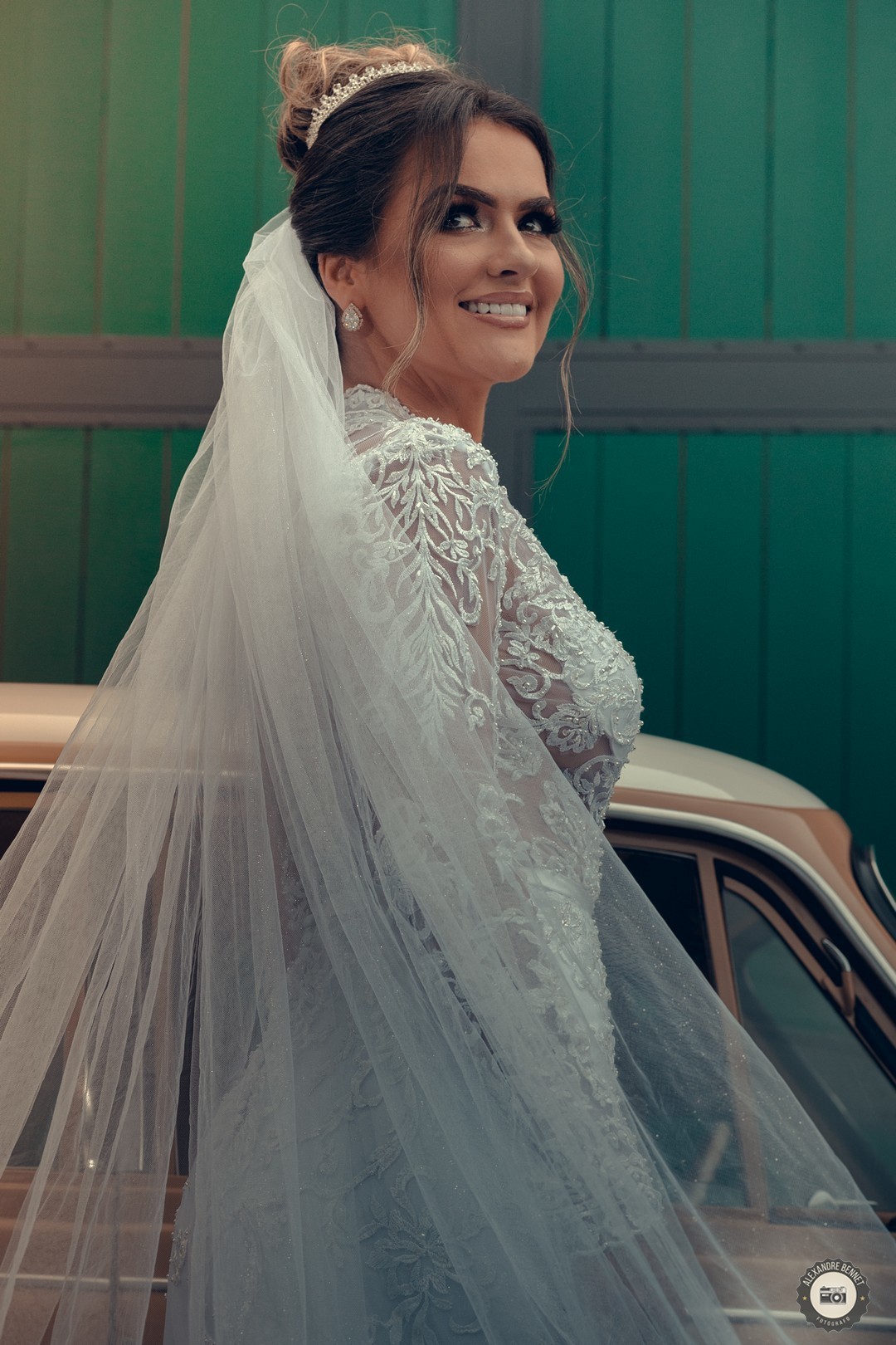 Carros antigos sempre combinam com fotos de noivas esse raro modelo encontramos em Tiradentes-MG