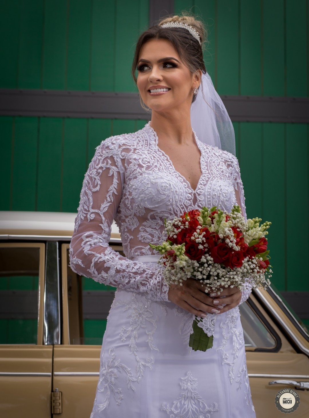 Carros antigos sempre combinam com fotos de noivas esse raro modelo encontramos em Tiradentes-MG