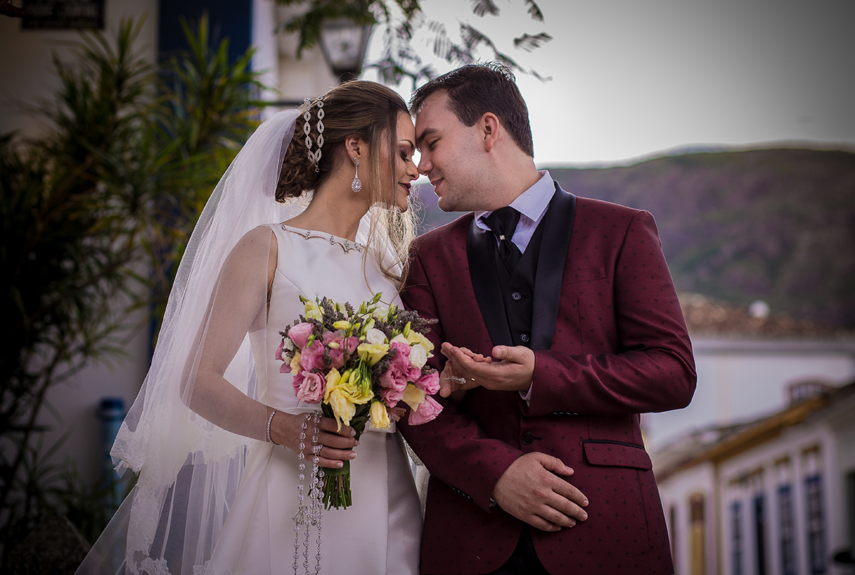 Casal romântico na linda cidade de Tirandentes-MG