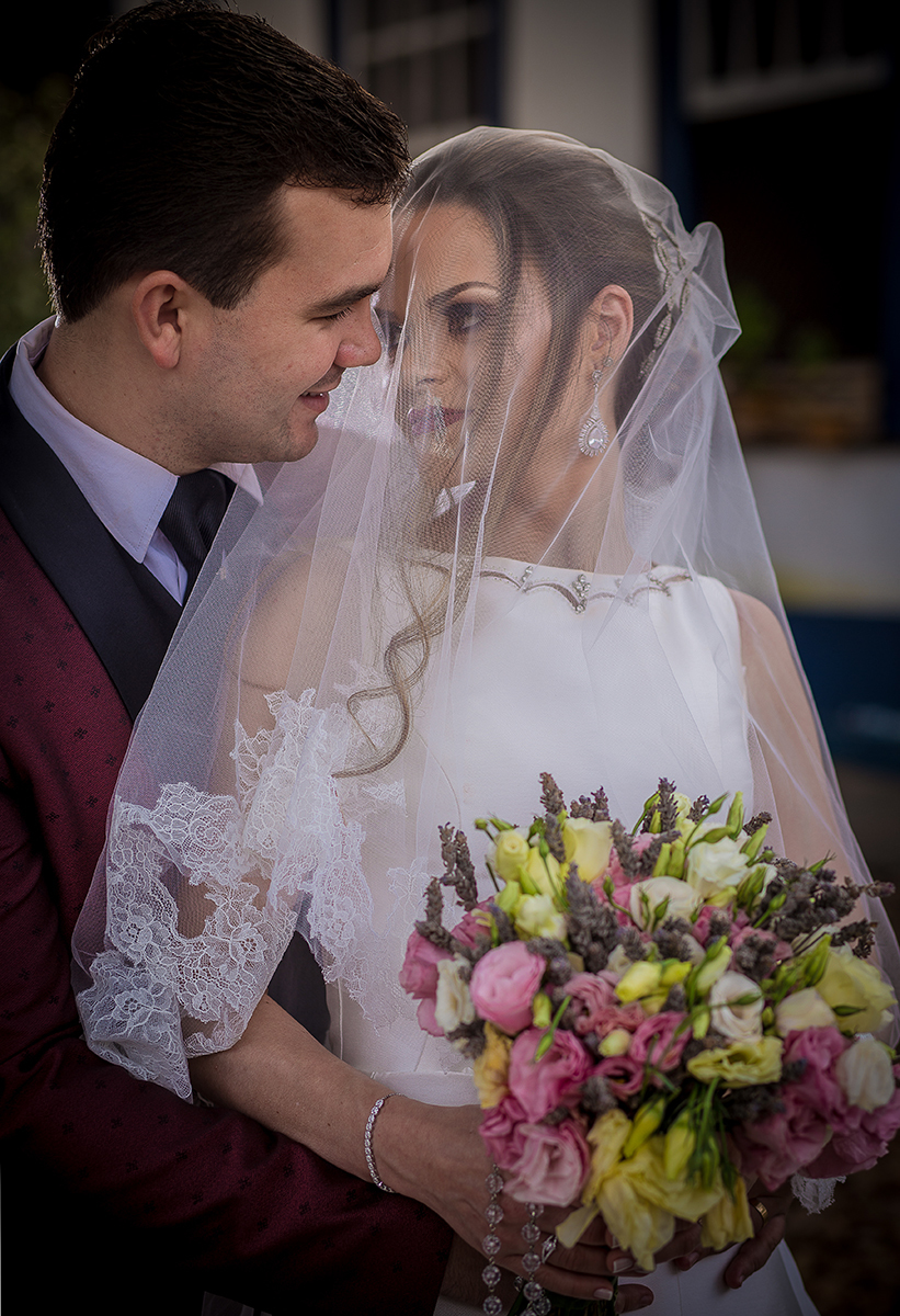 Casal romântico na linda cidade de Tirandentes-MG