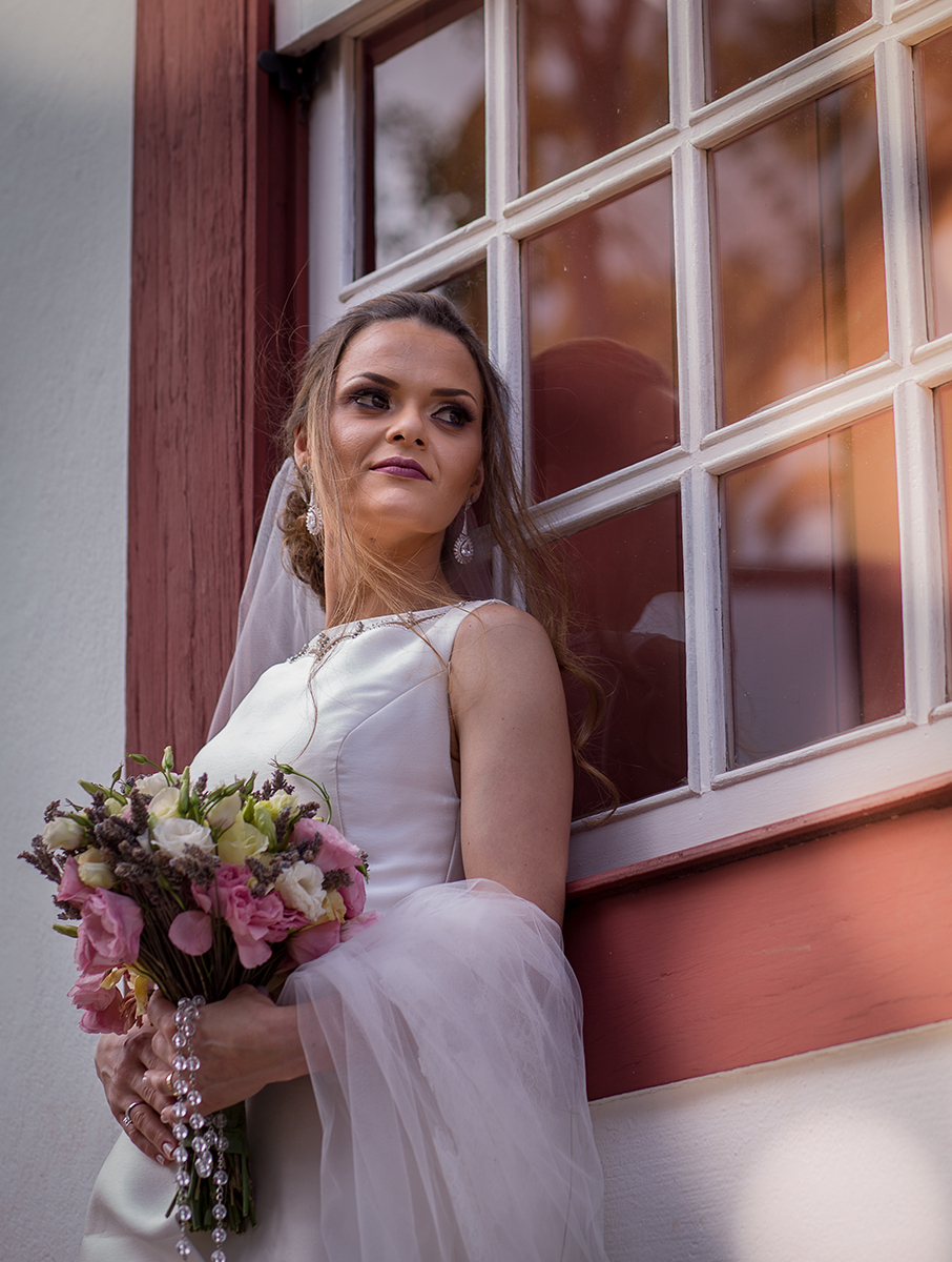 Noiva lindamente fotografada em seu pós wedding na cidade histórica de Tiradentes-MG 