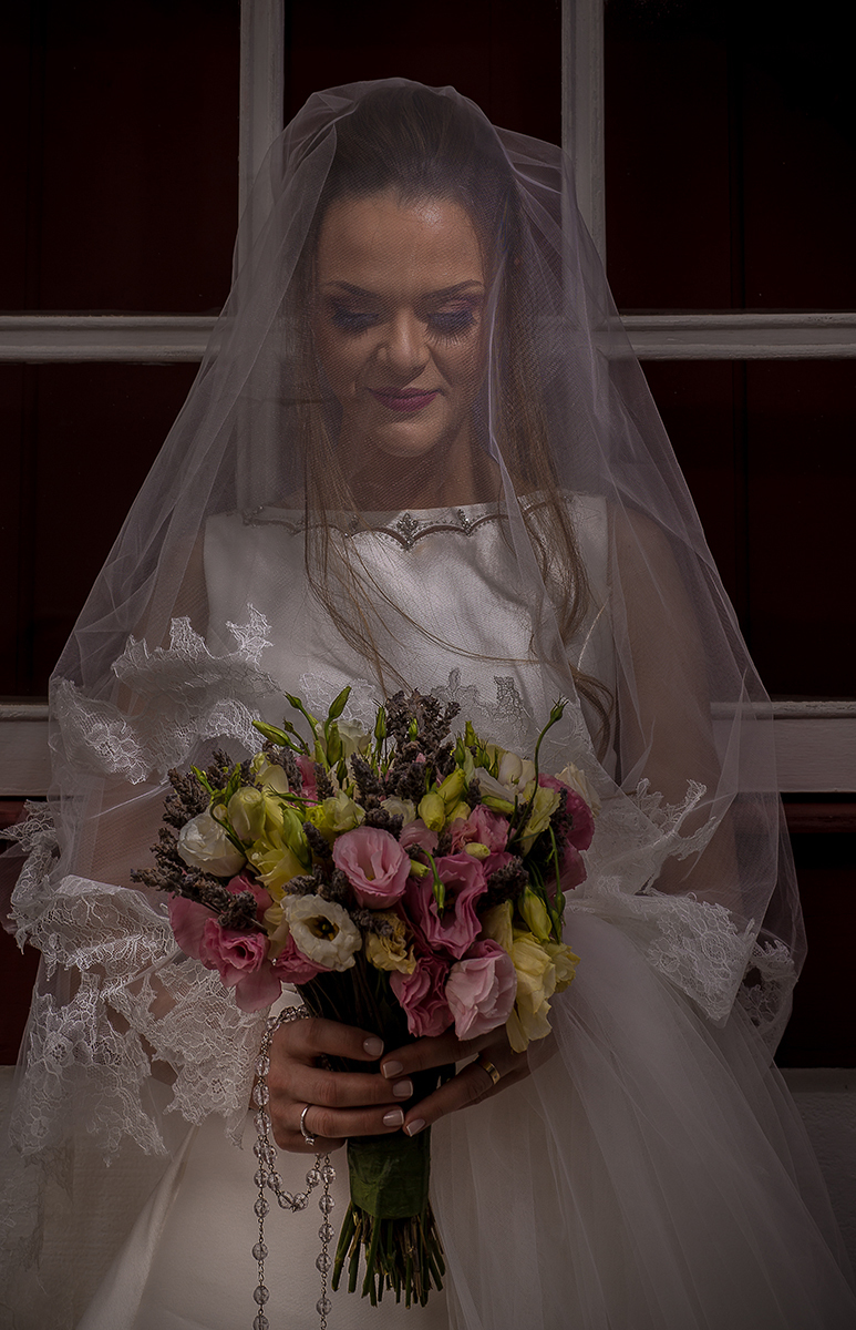 Noiva lindamente fotografada em seu pós wedding na cidade de Tiradentes-MG 