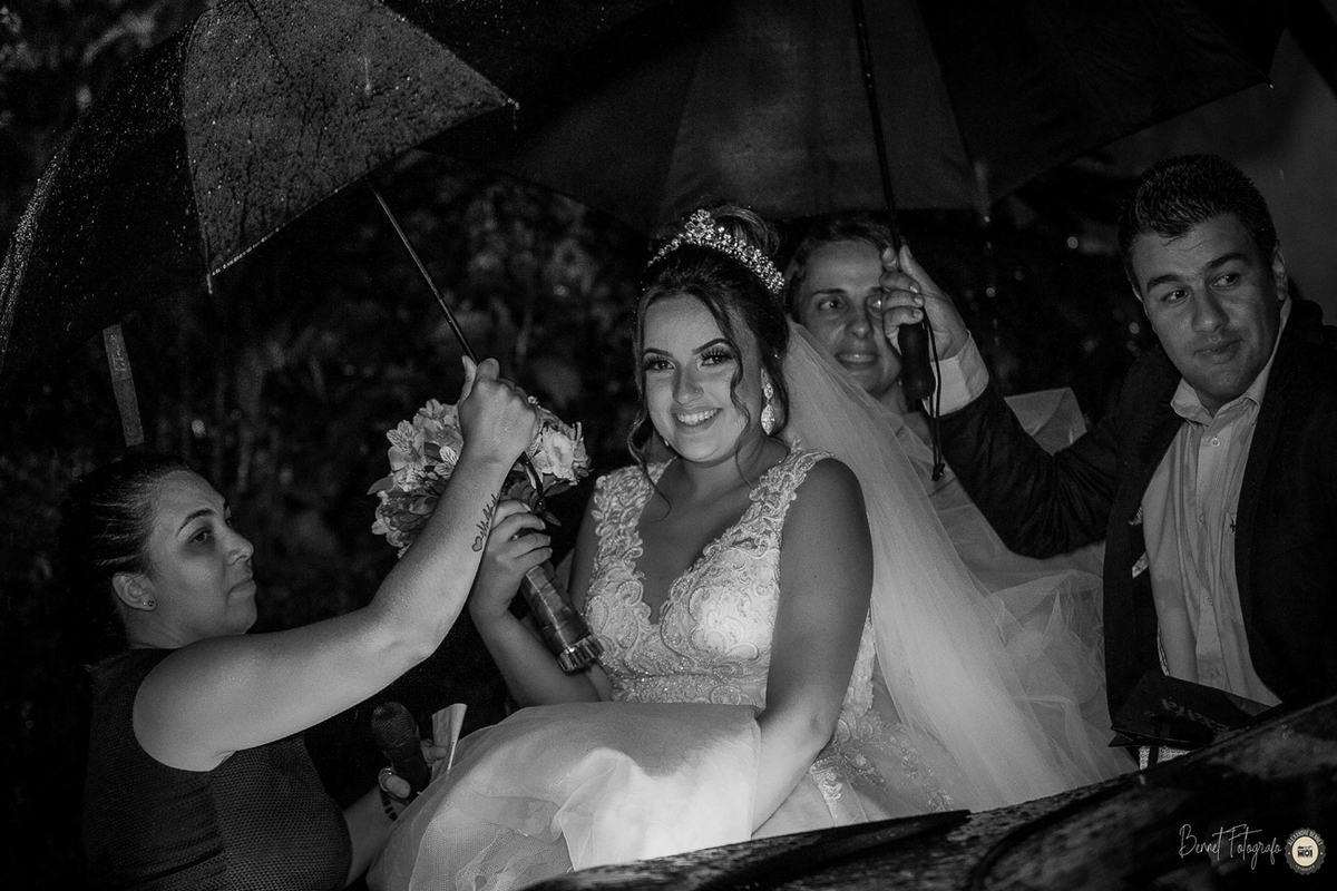 Entrada da noiva na igreja