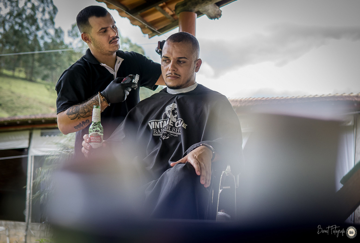 Noivo se prepara para o seu grande dia