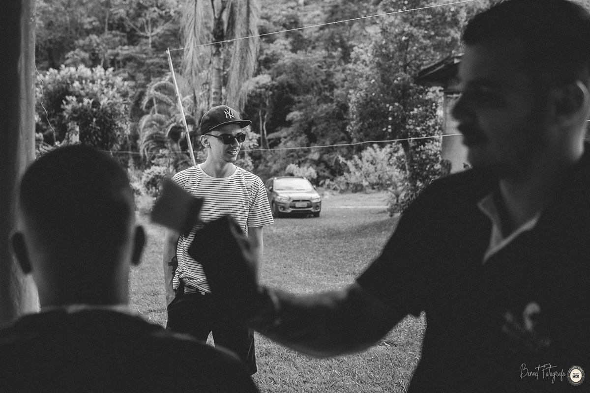 Noivo se prepara para o seu grande dia