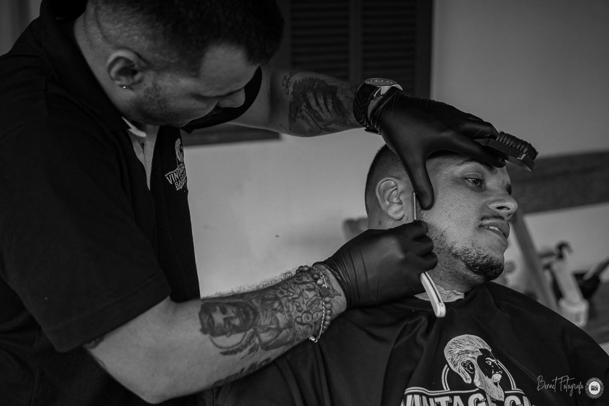 Noivo se prepara para o seu grande dia