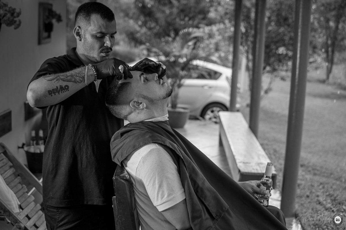 Noivo se prepara para o seu grande dia