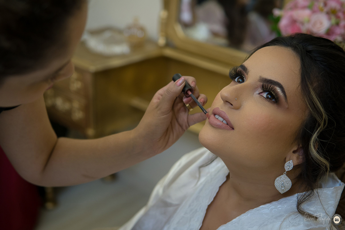 Noiva se prepara para o seu grande dia