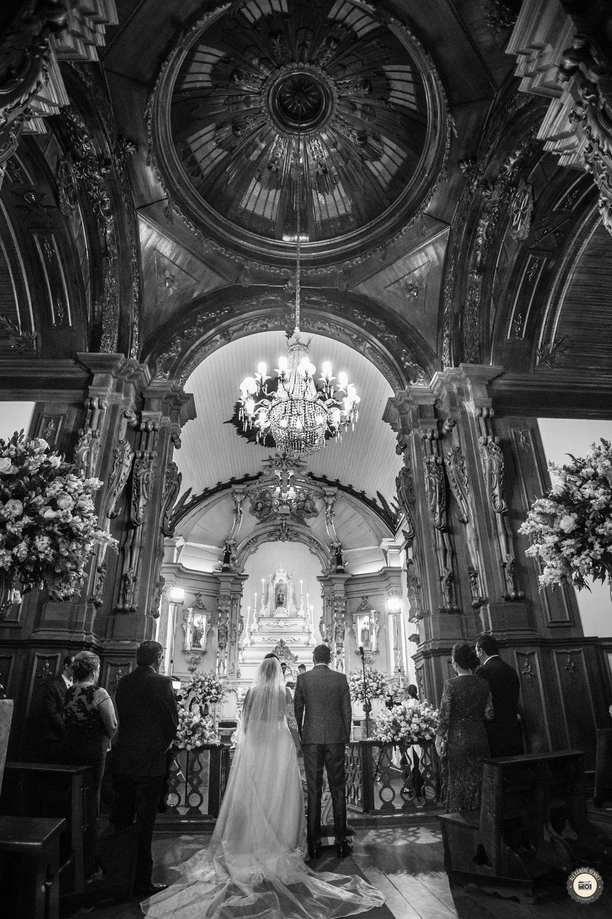 Celebração na igreja de Nossa senhora de Montserrat-MG
