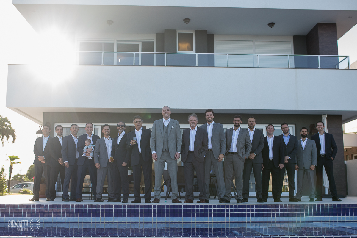 casamento em xangri-la making of do noivo com padrinhos em casa fotografo de casamento porto alegre