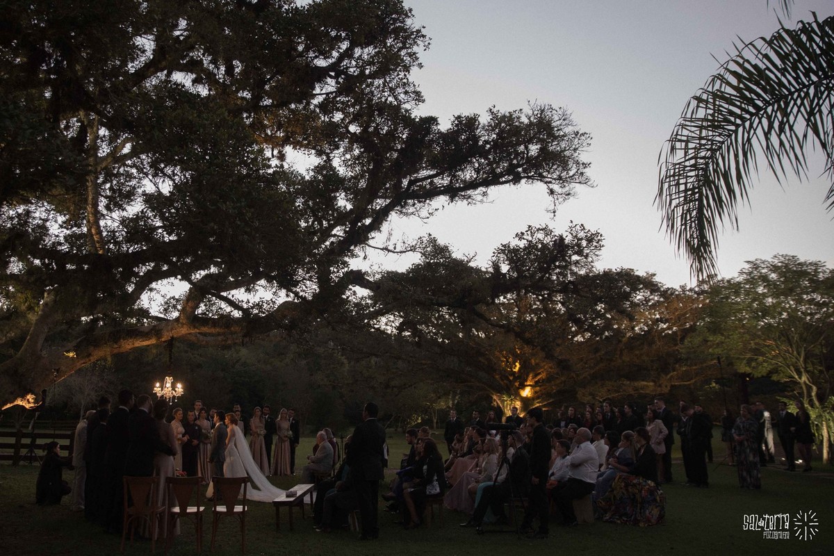 decoração casamento ao ar livre embaixo da figueira alto da capela porto alegre RS fotografo de casamento