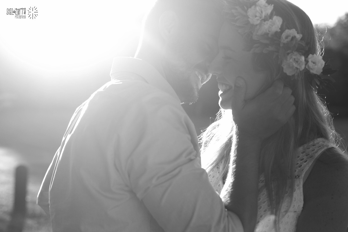 ensaio pre casamento alto da capela ao ar livre trash the dress noiva linda coroa de flores fotografo de casamento porto alegre RS E session