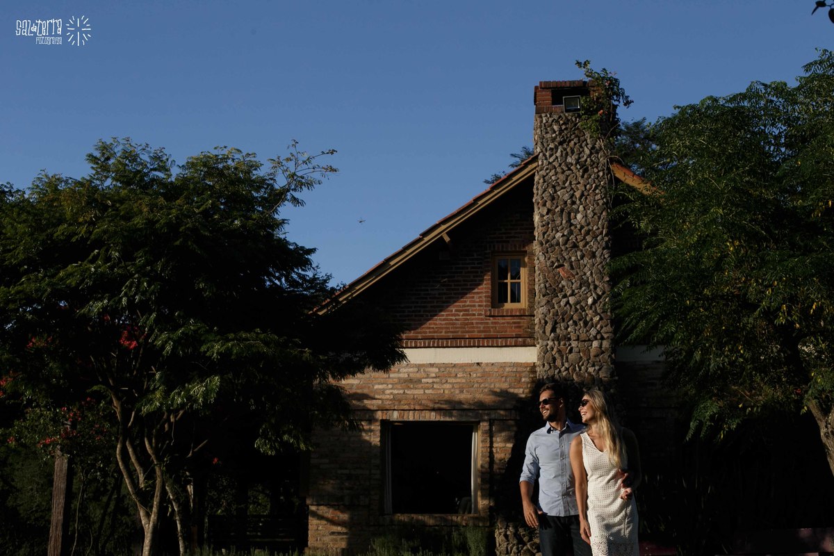 ensaio pre casamento alto da capela ao ar livre trash the dress noiva linda coroa de flores fotografo de casamento porto alegre RS E session