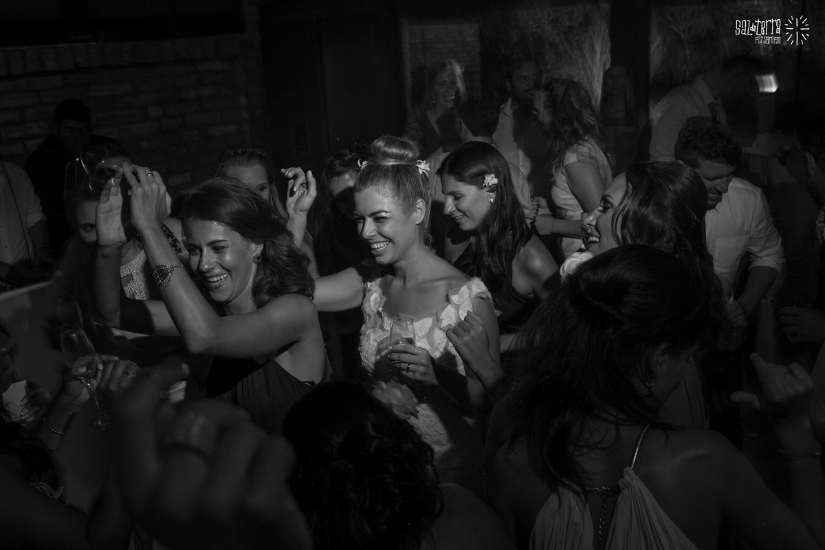 fotografo de casamento porto alegre RS casamento alto da capela festa animada cerimonial idealize eventos dj marcio ferraz luz e som Zero DB vertido martu rio de janeiro