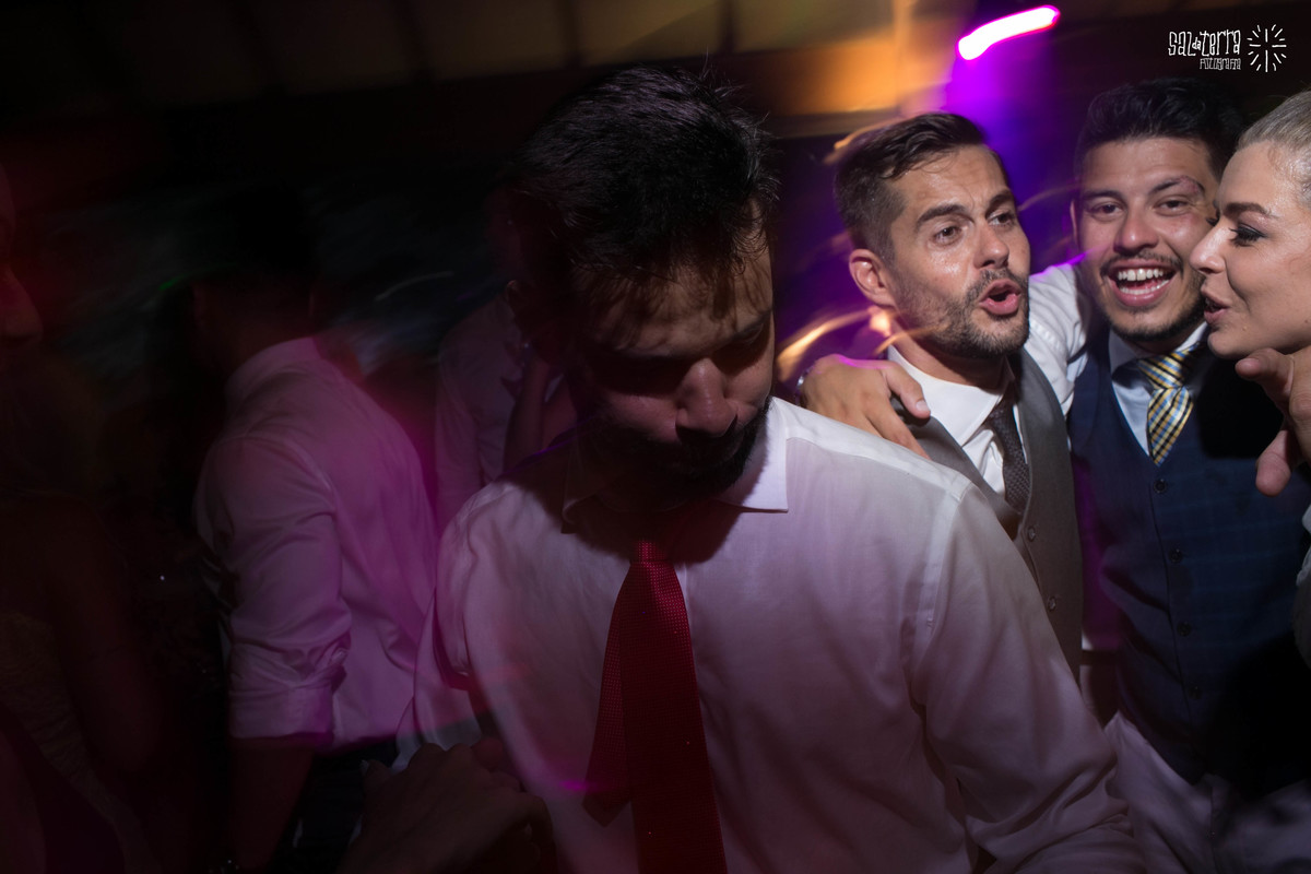 fotografo de casamento porto alegre RS casamento alto da capela festa animada cerimonial idealize eventos dj marcio ferraz luz e som Zero DB vertido martu rio de janeiro