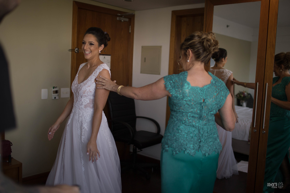 making of de noiva no hotel novotel thiago costa makeup vestido ateliê sandra ferraz fotografo de casamento porto alegre