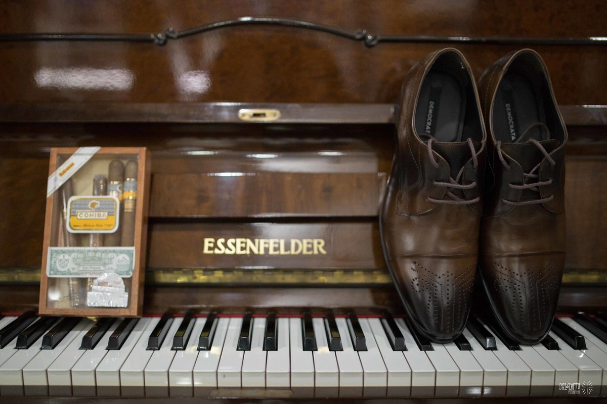 making of noivo dia do noivo com padrinhos barbearia la mafia fotografo de casamento porto alegre