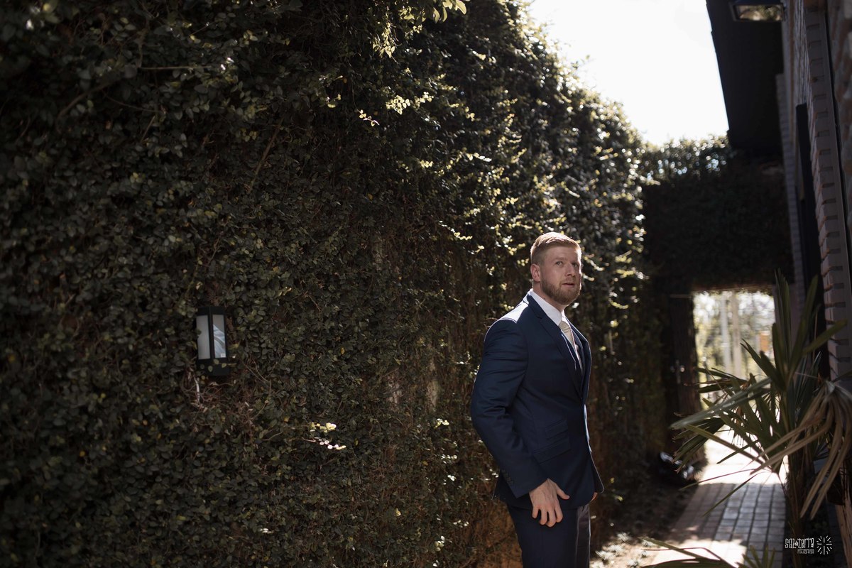 making of noivo dia do noivo com padrinhos barbearia la mafia fotografo de casamento porto alegre