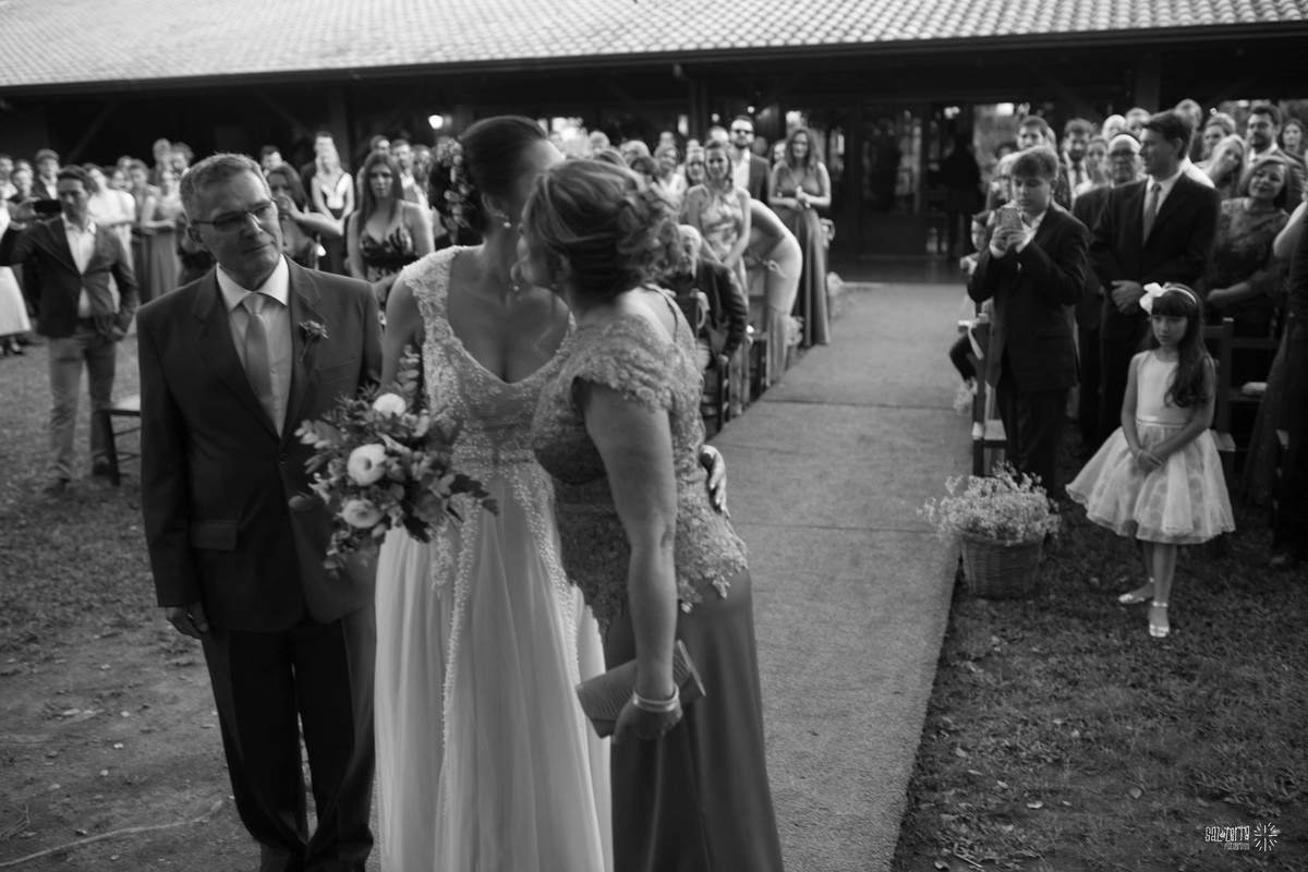 casamento ao ar livre sitio da figueira fotografo de casamento porto alegre RS organizacao welove decoracao tais puntel sal da terra fotografia
