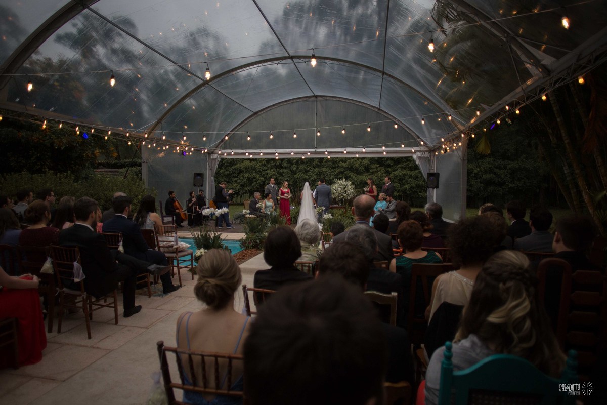 casamento ao ar livre villa antonietta sem padra cadeiras sortidas decoraçao bruna franzem fotografo de casamento porto alegre rs vestido noiva atelie ammor plano b com luzinhas e toldo