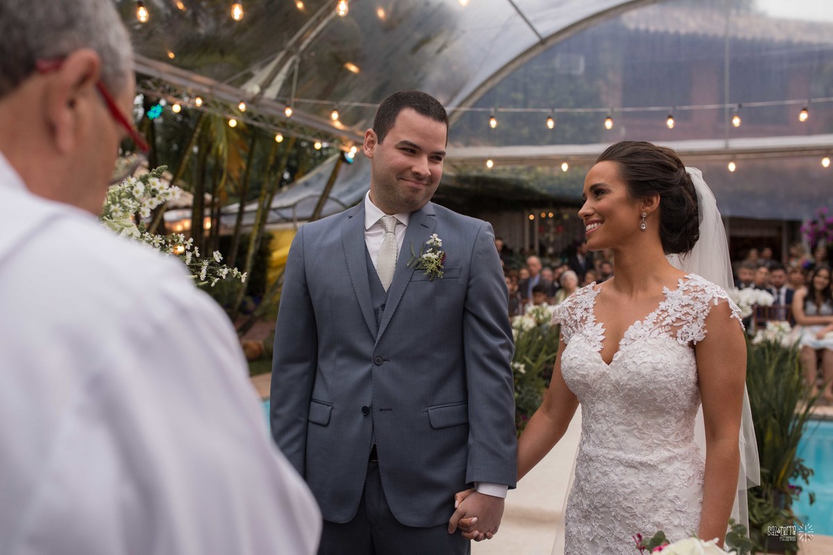 casamento ao ar livre villa antonietta sem padra cadeiras sortidas decoraçao bruna franzem fotografo de casamento porto alegre rs vestido noiva atelie ammor plano b com luzinhas e toldo