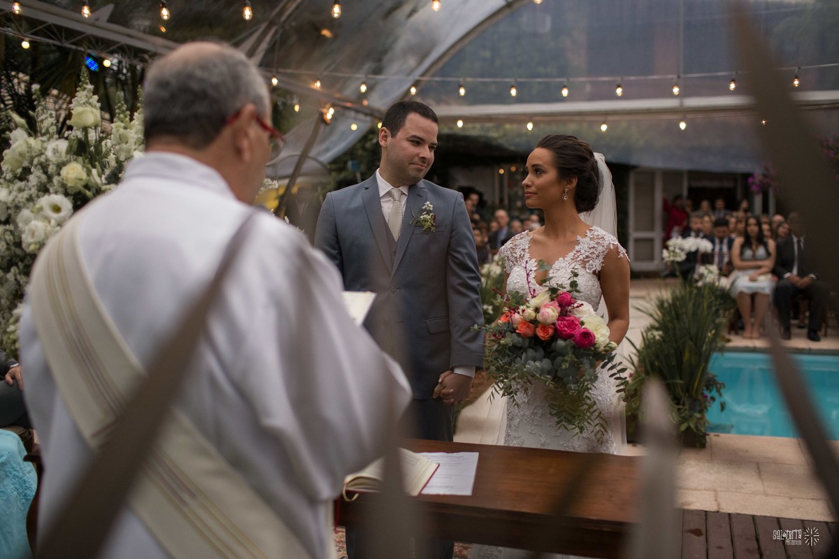 casamento ao ar livre villa antonietta sem padra cadeiras sortidas decoraçao bruna franzem fotografo de casamento porto alegre rs vestido noiva atelie ammor plano b com luzinhas e toldo