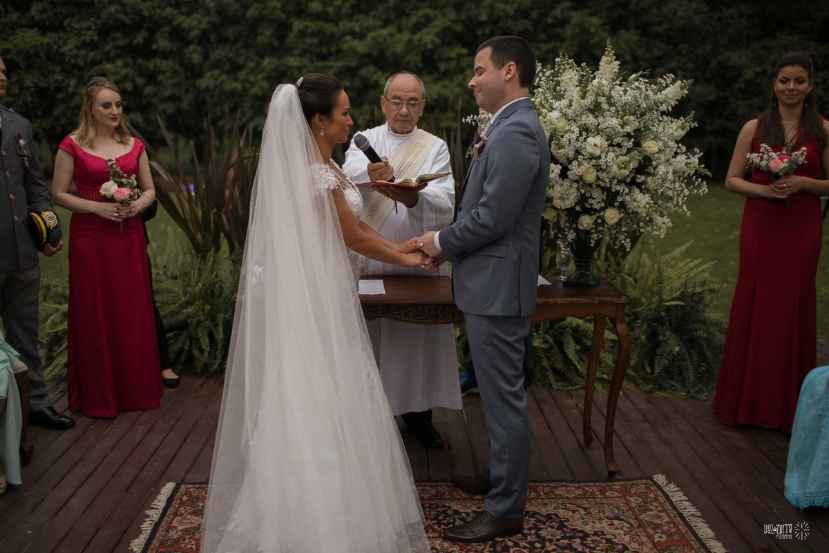 casamento ao ar livre villa antonietta sem padra cadeiras sortidas decoraçao bruna franzem fotografo de casamento porto alegre rs vestido noiva atelie ammor plano b com luzinhas e toldo