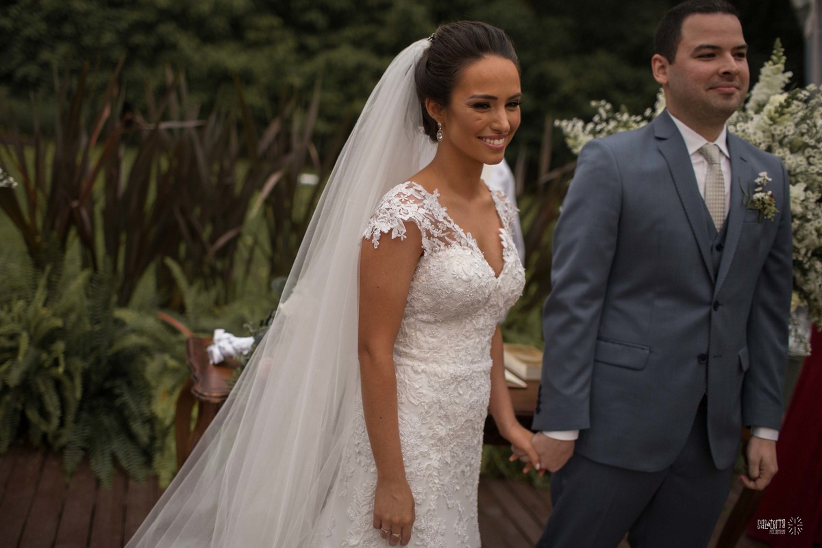 casamento ao ar livre villa antonietta sem padra cadeiras sortidas decoraçao bruna franzem fotografo de casamento porto alegre rs vestido noiva atelie ammor plano b com luzinhas e toldo