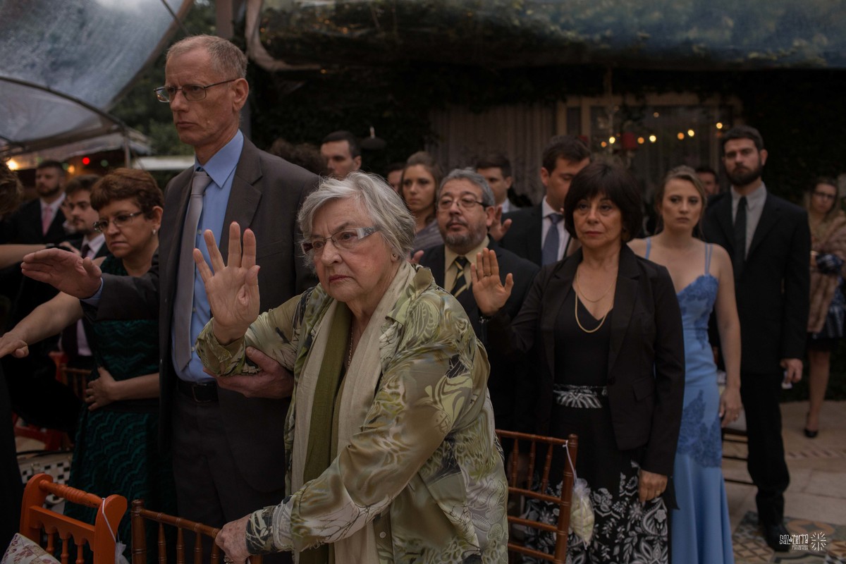 casamento ao ar livre villa antonietta sem padra cadeiras sortidas decoraçao bruna franzem fotografo de casamento porto alegre rs vestido noiva atelie ammor plano b com luzinhas e toldo