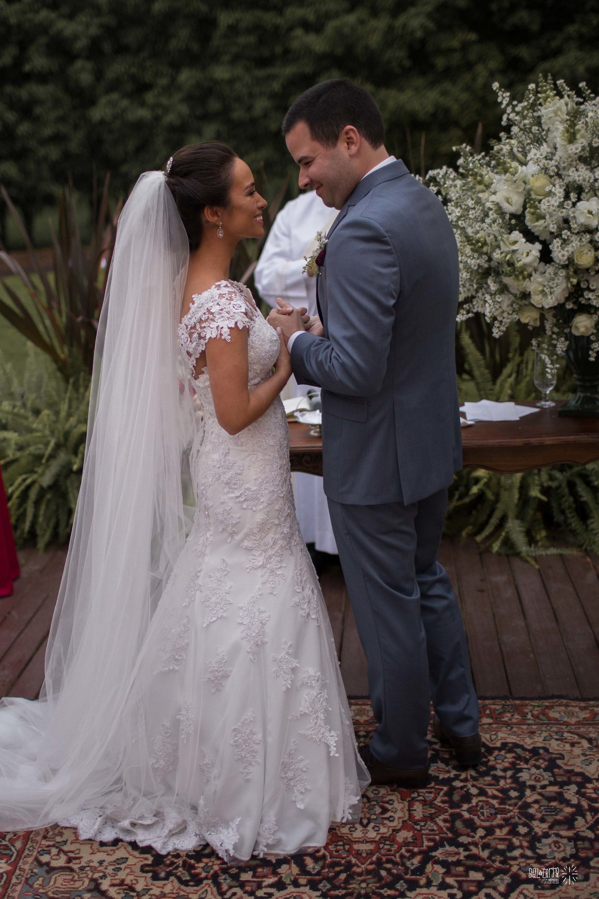 casamento ao ar livre villa antonietta sem padra cadeiras sortidas decoraçao bruna franzem fotografo de casamento porto alegre rs vestido noiva atelie ammor plano b com luzinhas e toldo