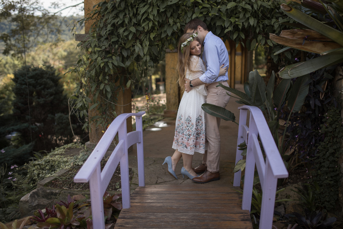 ensaio pre casamento em gramado parque das lavandas casamento boho chic vestido estilo camponesa casal fofo