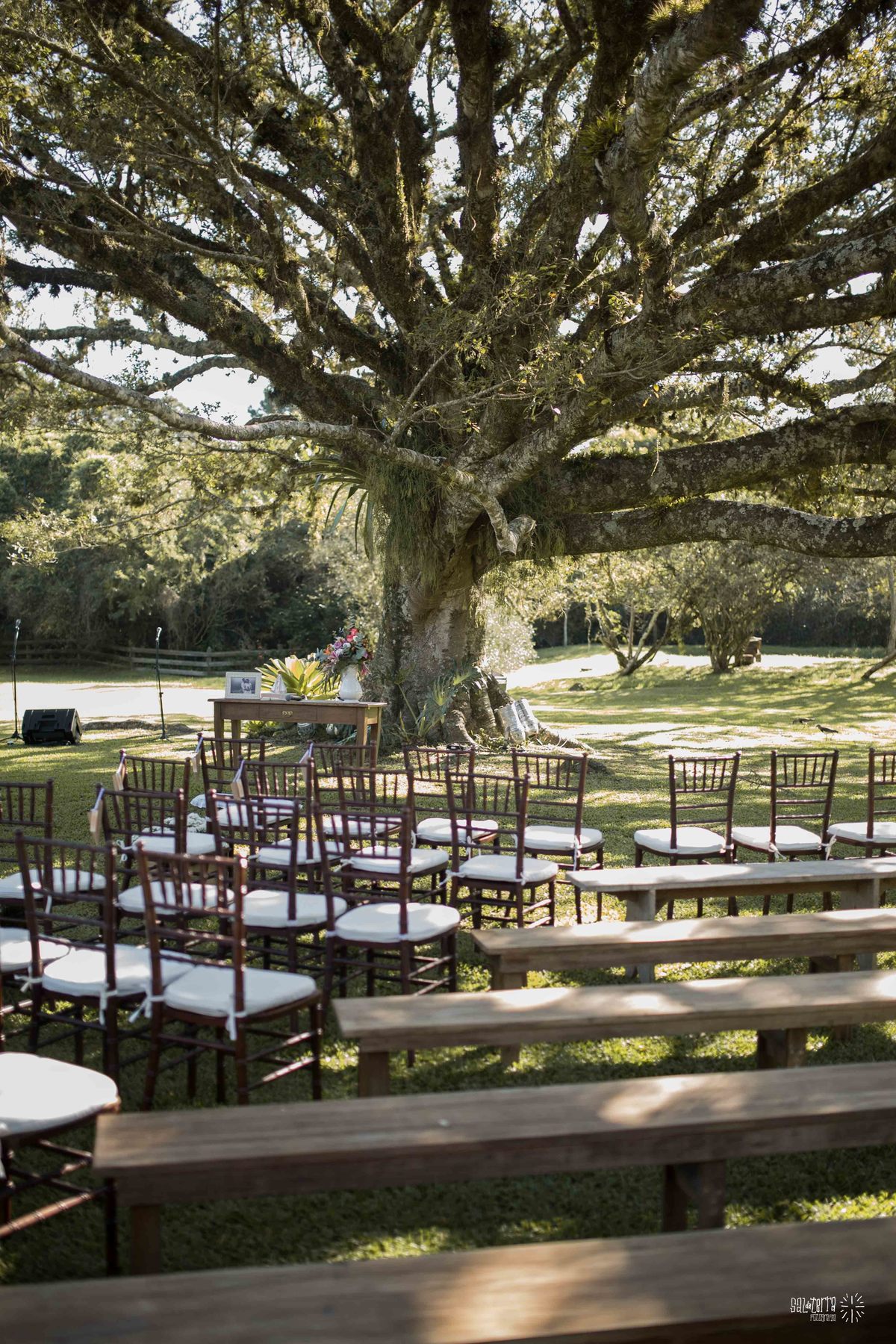 casamento ao ar livre porto alegre alto da capela decoração rustico chic boho em baixo da figueira 