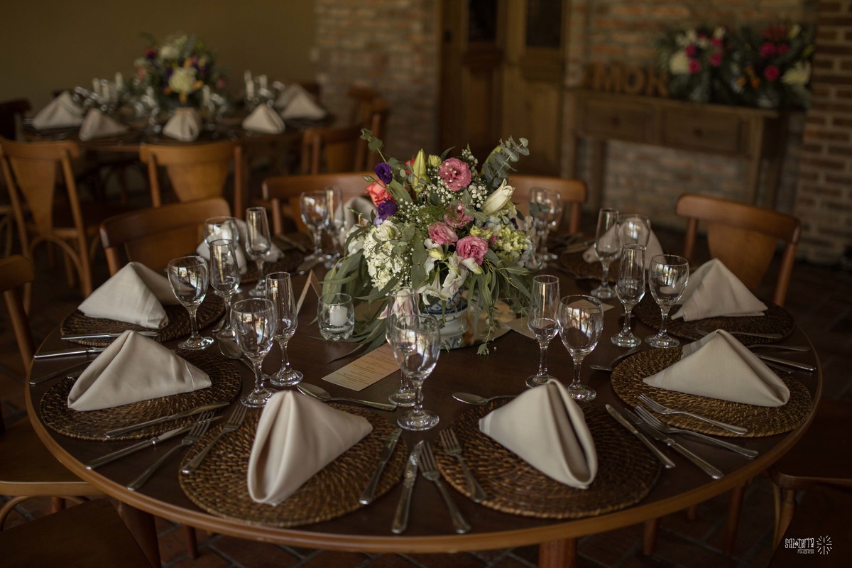 casamento ao ar livre porto alegre alto da capela decoração rustico chic boho em baixo da figueira 