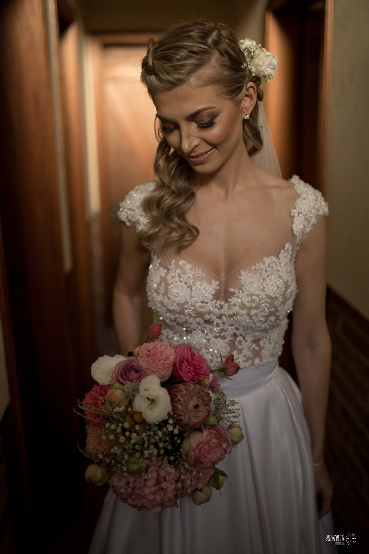 casamento no alto da capela porto alegre rs noiva se arruma no lugar com vestido marco tarrago decoracao cor de perola 