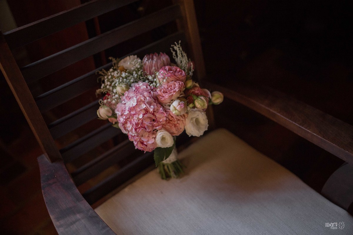 casamento no alto da capela porto alegre rs noiva se arruma no lugar com vestido marco tarrago decoracao cor de perola 