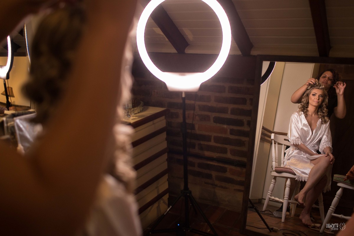 casamento no alto da capela porto alegre rs noiva se arruma no lugar com vestido marco tarrago decoracao cor de perola 