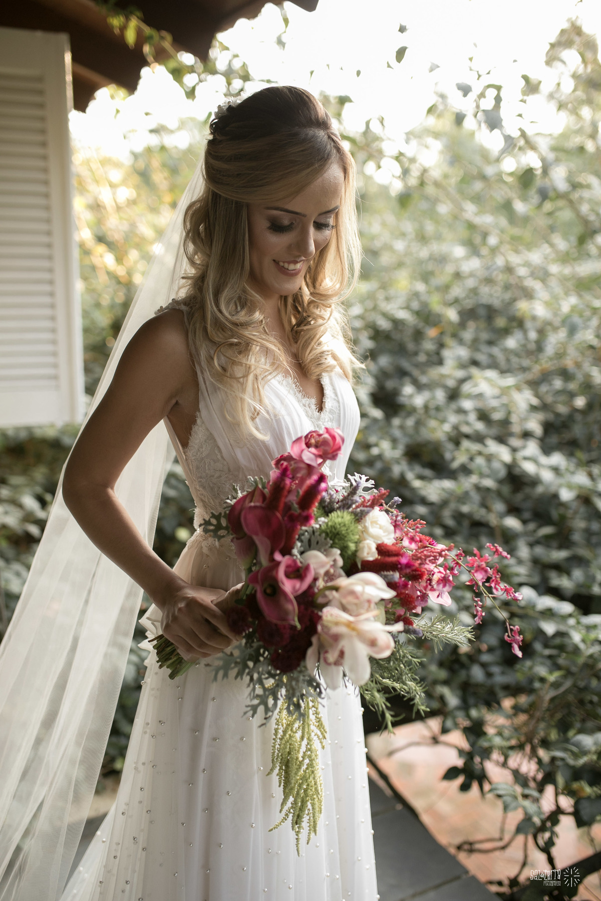 noiva alameda figueira casamento de dia ao ar livre vestido atelier victoria seger bouquet omelette eventos