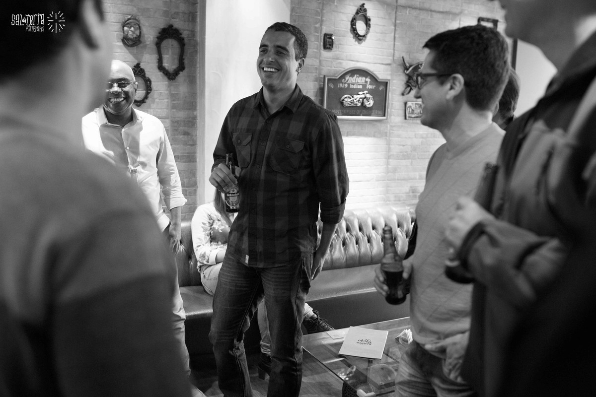 noivo com padrinhos qod barber shop porto alegre