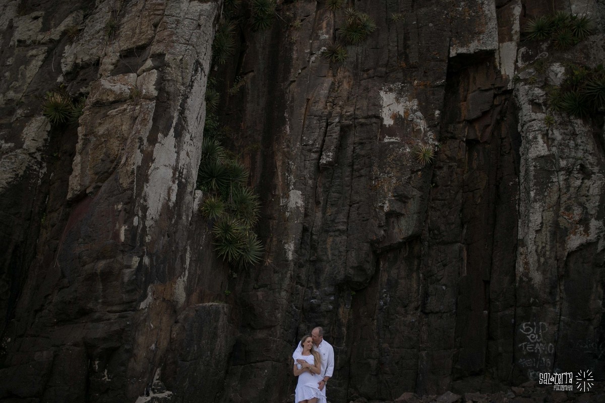 Ensaio pre casamento torres praia da guarita trash the dress fotografo de casamento