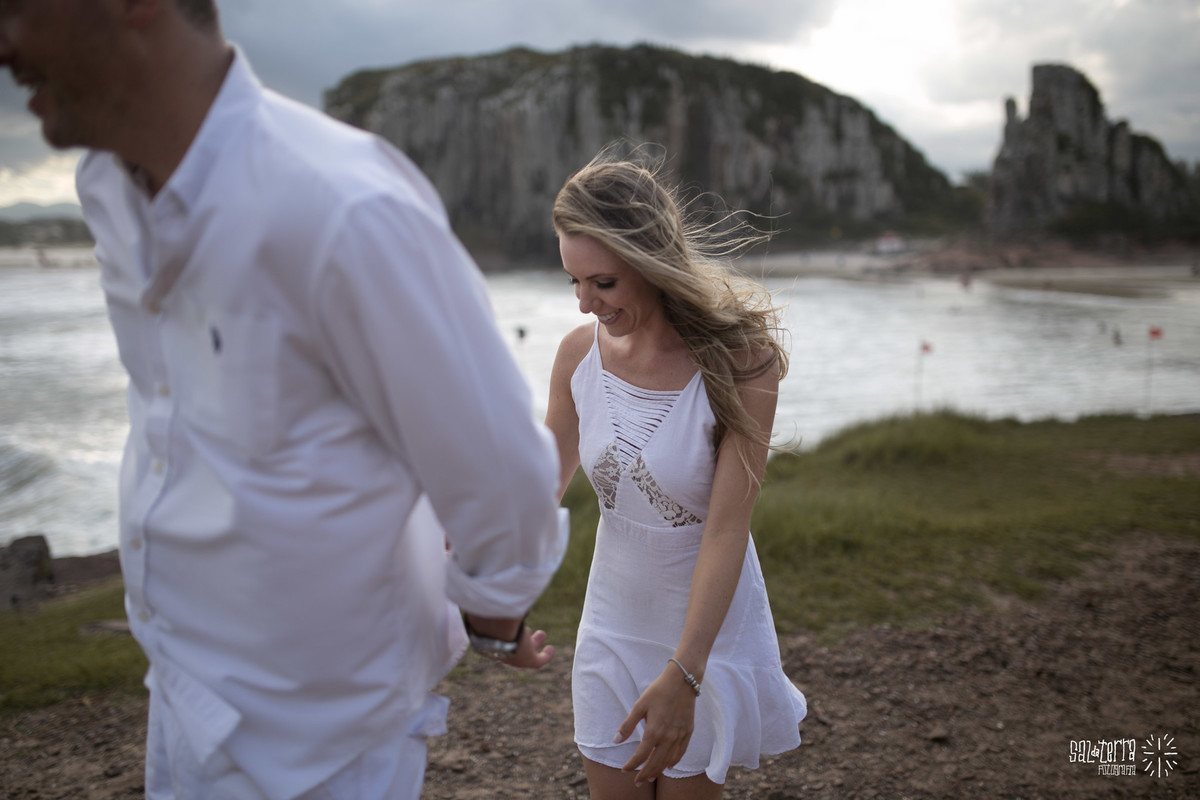 Ensaio pre casamento torres praia da guarita trash the dress fotografo de casamento