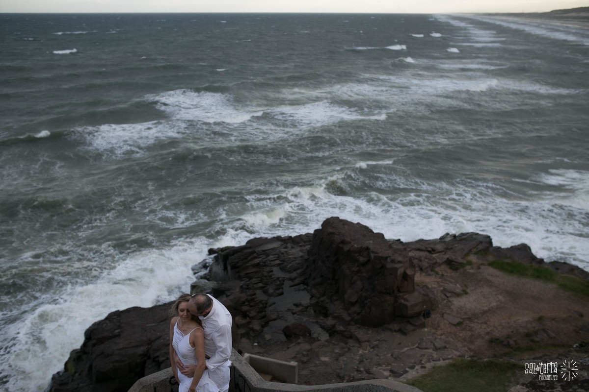 Ensaio pre casamento torres praia da guarita trash the dress fotografo de casamento